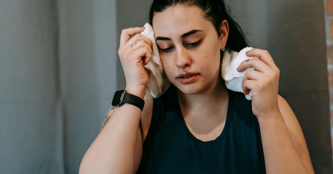 Summer Heat, Menopause & Better Sleep: Finding Relief Naturally